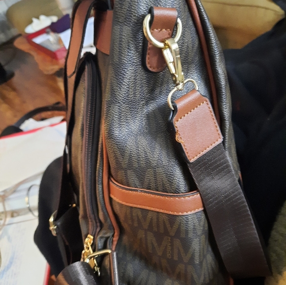 Purse and Wristlet - Picture 6 of 7